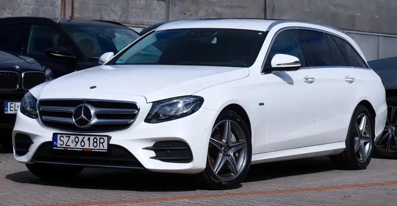 samochody osobowe Mercedes-Benz Klasa E cena 159285 przebieg: 130000, rok produkcji 2019 z Trzebnica